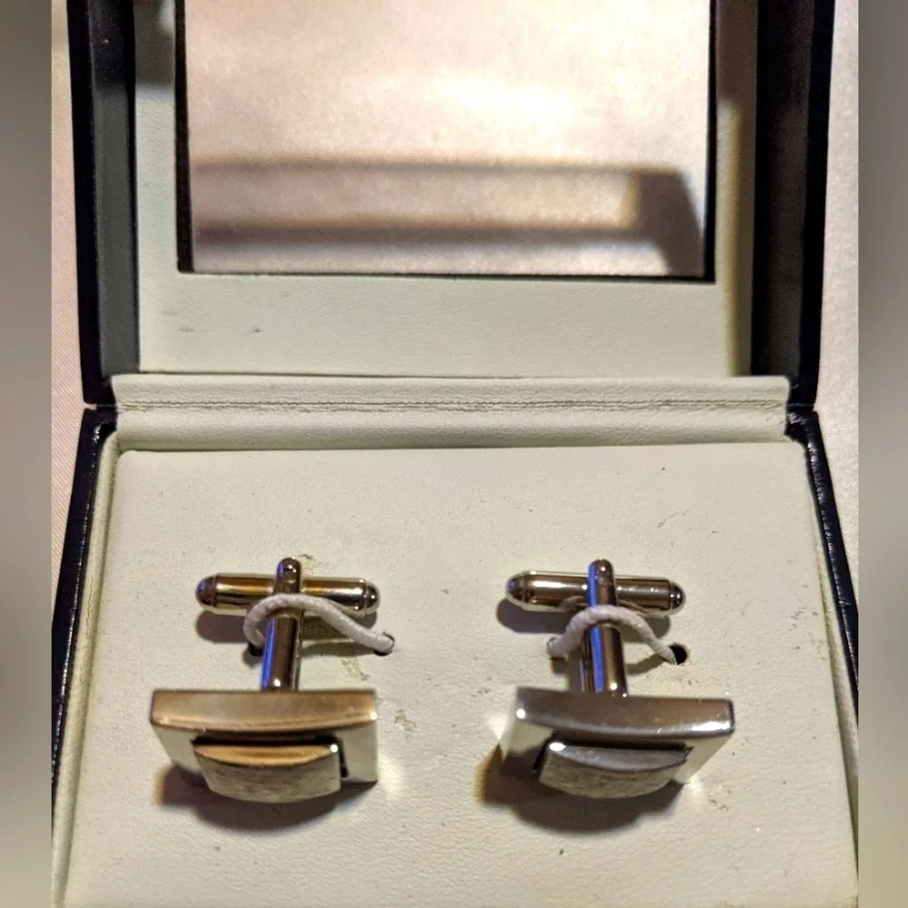 CROFT & BARROW Men's Brushed Silver Tone Rectangular Cufflinks IOB